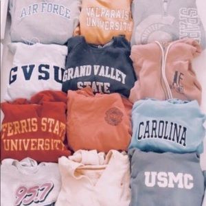 (Closed)BRANDY MELVILLE SWEATERS GIVE AWAY!!